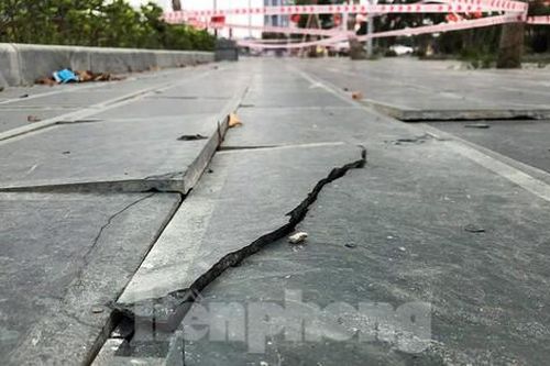 Vừa khánh thành, đá lát công viên ở Hải Phòng đã hư hỏng