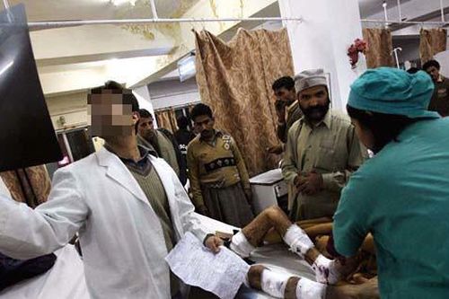 Pakistan: Cựu bảo vệ đóng giả làm bác sĩ phẫu thuật khiến bệnh nhân tử vong