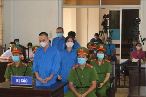 Tổ chức cho người khác xuất cảnh trái phép, 4 bị cáo lãnh 28 năm tù