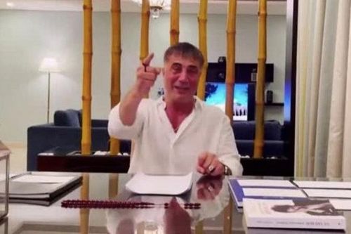 Trùm mafia bỗng dưng nổi tiếng nhờ loạt video 'bóc phốt'