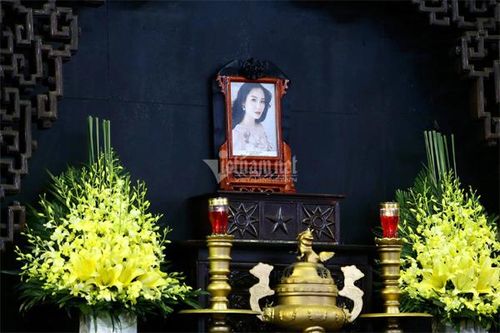 Người thân, bạn bè tiễn biệt Hoa hậu Thu Thủy