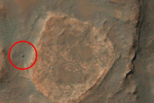 Tàu thám hiểm của NASA bị chôn vùi trên Hỏa tinh