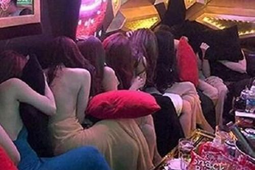 Sáu nhân viên nhà hàng môi giới mại dâm, phục vụ khách sử dụng ma túy