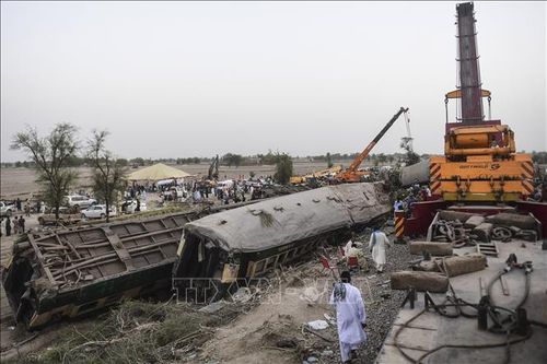Vụ tai nạn đường sắt tại Pakistan: Số người thiệt mạng tăng lên 63 người