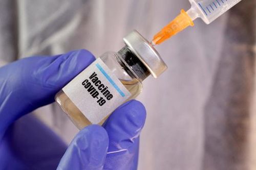 Khẩn thiết tiêm vaccine: Giải pháp căn cơ, đưa cuộc sống trở lại bình thường