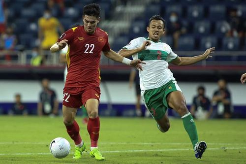 Thắng đậm Indonesia, tuyển Việt Nam vững ngôi đầu