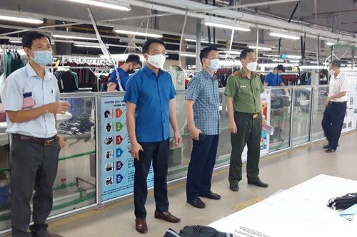 Kiểm tra công tác phòng, chống dịch tại các cơ sở sản xuất, kinh doanh