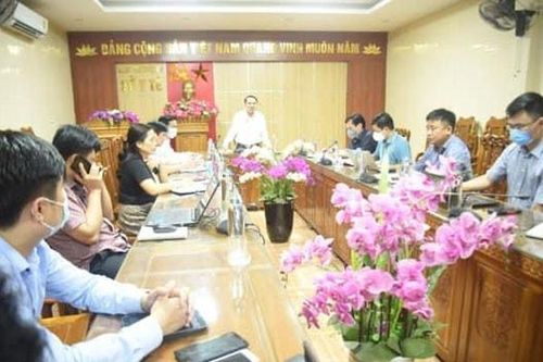 52 cán bộ y tế Nghệ An chi viện cho Hà Tĩnh chống dịch Covid-19