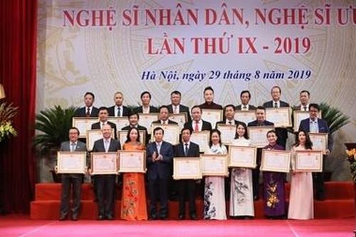 Xét tặng danh hiệu NSND, NSƯT: 'Đền thiêng' không chỉ xây bằng quy định