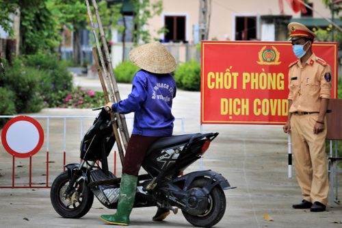 Ba mẹ con nhiễm nCoV, Hà Tĩnh cách ly 8 thôn theo Chỉ thị 16