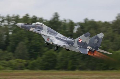 Tiêm kích MiG-29 Ba Lan vô tình bắn máy bay đồng đội