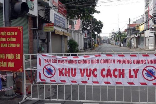 Kiểm soát nguồn lây dịch Covid-19: Đừng 'ngăn sông cấm chợ'