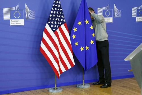 EU và Hoa Kỳ gỡ thuế quan về thép, kêu gọi tìm hiểu về nguồn gốc COVID-19