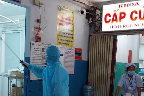 Xác định được nguồn lây hai mẹ con đi khám bệnh mới biết mắc COVID-19