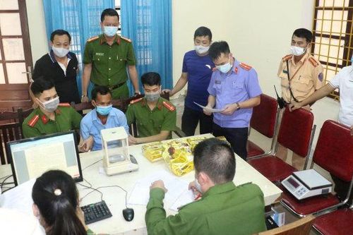Bắt đối tượng nghiện mua bán 5 kg ma túy đá