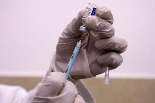 Bộ Y tế Nga: Vaccine Sputnik V phù hợp để chủng ngừa lại