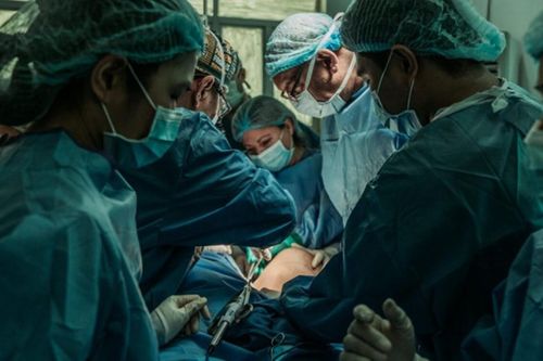 Người nhà qua đời sau 2 tuần phẫu thuật, gia đình 'uất nghẹn' khi phát hiện ra sự thật không tưởng