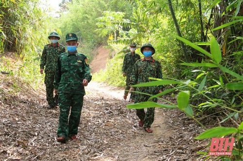 'Vượt nắng, thắng mưa' thực hiện 'nhiệm vụ kép' nơi phên dậu Quốc gia