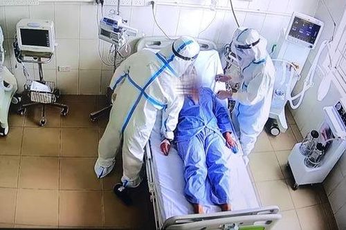 Ca COVID-19 chết trên đường chuyển viện: Có triệu chứng nhưng tự điều trị