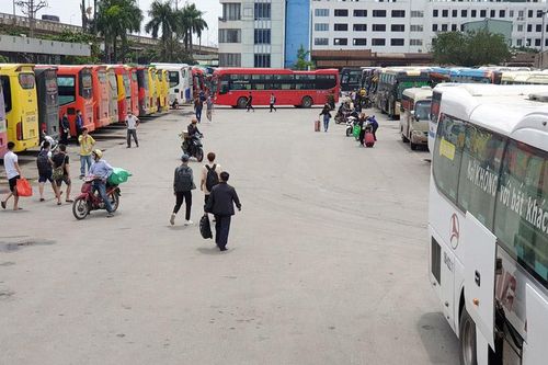 Doanh nghiệp vận tải hành khách điêu đứng do lượng khách sụt giảm