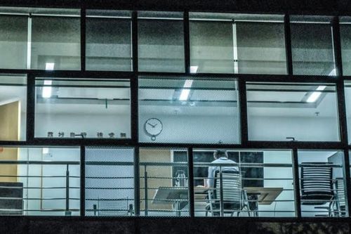 Lao động ngành công nghệ Trung Quốc kiệt quệ vì bị giám sát