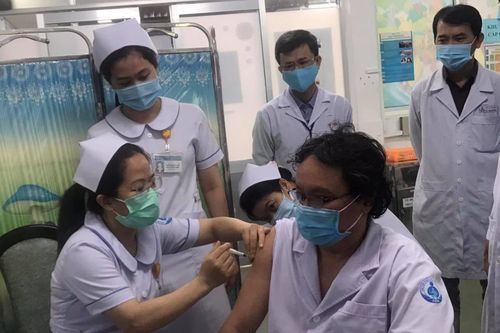 'Tôi tiêm vaccine Covid-19 dù bản thân có bệnh nền và dị ứng'
