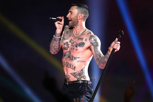 Người mẫu nội y khiến Adam Levine ngừng nổi loạn như thế nào?