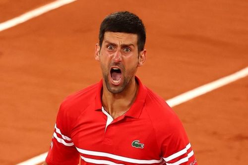 Trận đấu của Djokovic tạm dừng để khán giả về nhà