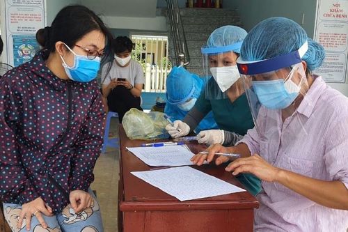 Quảng Nam dừng cách ly người về từ Đà Nẵng