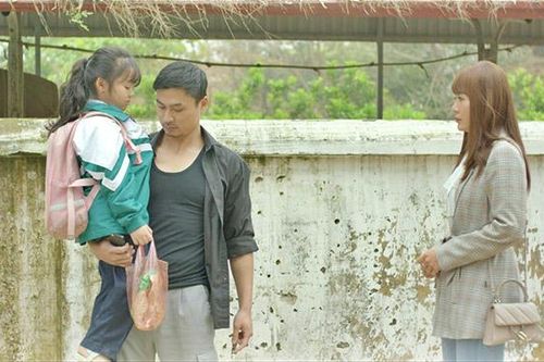 Sau loạt vai giang hồ, Duy Hưng làm bố đơn thân tử tế trong phim 'Mùa hoa tìm lại'