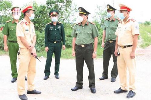 Đảm bảo an ninh trật tự tại các chốt phong tỏa chống dịch