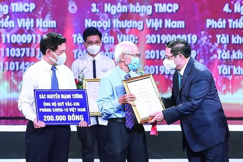 Khi Thủ tướng nghẹn ngào rơi nước mắt…