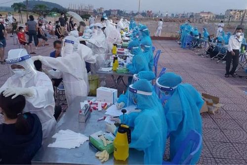 Chiến lược xét nghiệm đúng trở thành đòn đánh trực diện chống COVID-19