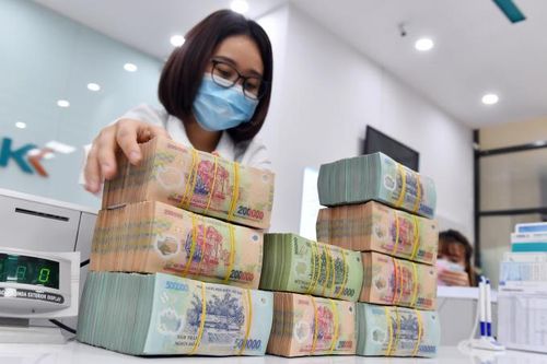 Room tín dụng: Có nên để ngân hàng 'liệu cơm gắp mắm'?