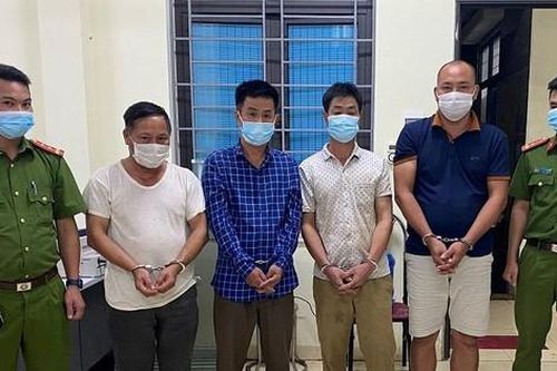 Bắt quả tang 4 đối tượng vận chuyển xương động vật quý hiếm