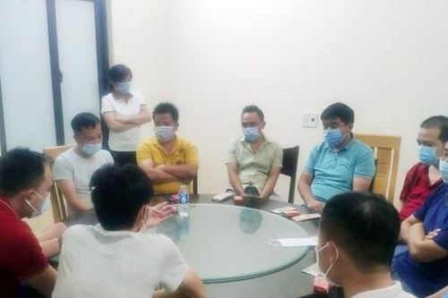 Phạt 18 chuyên gia Trung Quốc bất chấp lệnh cấm, tụ tập ăn uống ở Hải Dương