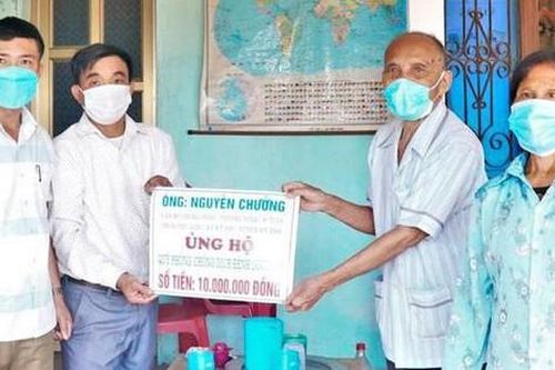 Cụ ông 97 tuổi dùng tiền tiết kiệm ủng hộ 10 triệu đồng vào quỹ chống dịch COVID-19
