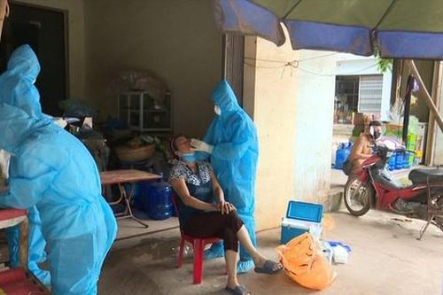 Chín người ăn giỗ ở tâm dịch Bắc Giang bị xử phạt 135 triệu đồng