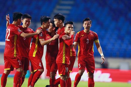 Tuấn Anh phải tập riêng; Ai thay Quang Hải ở trận đấu với Malaysia?