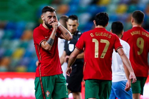 Ronaldo, Bruno Fernandes giúp Bồ Đào Nha thắng '4 sao'