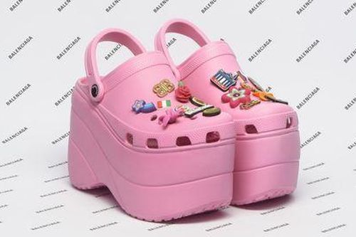 Balenciaga kết hợp Crocs tạo ra 'đôi giày cao gót xấu xí'