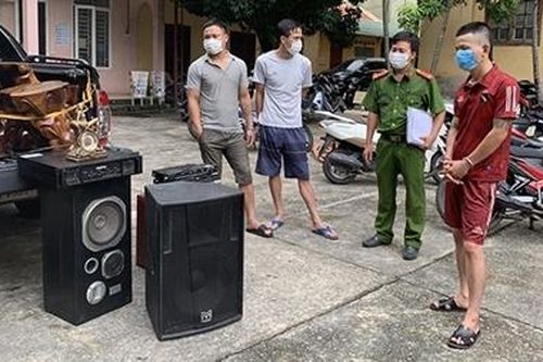 Triệt xóa ổ nhóm dùng xe bán tải đi trộm cắp công sở, nhà dân