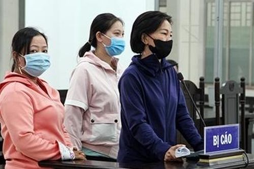 Cùng bị tù vì rủ nhau đi… 'bắt ghen'