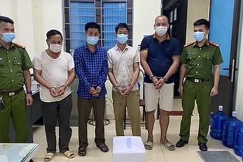 Bắt giữ đối tượng vận chuyển xương động vật quý hiếm