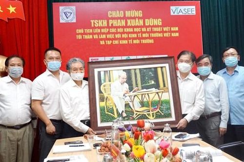 Chủ tịch VUSTA thăm, làm việc với VIASEE và Tạp chí Kinh tế Môi trường