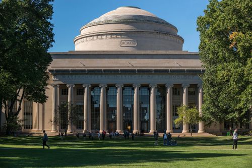 Bảy trường đại học hàng đầu thế giới năm 2022