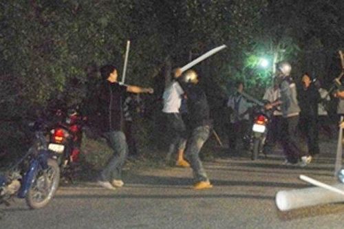 Hai nhóm thanh niên hỗn chiến, nhiều người bị thương