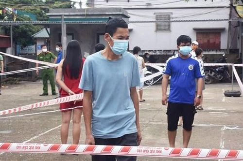 Bắc Giang: 3 huyện 'cửa đóng then cài' dập dịch