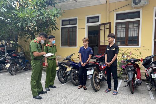 Hai 'đạo chích' trộm cắp hàng loạt xe máy ở Thừa Thiên Huế sa lưới