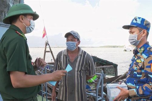 Tập hợp sức mạnh nhân dân chống xuất, nhập cảnh trái phép